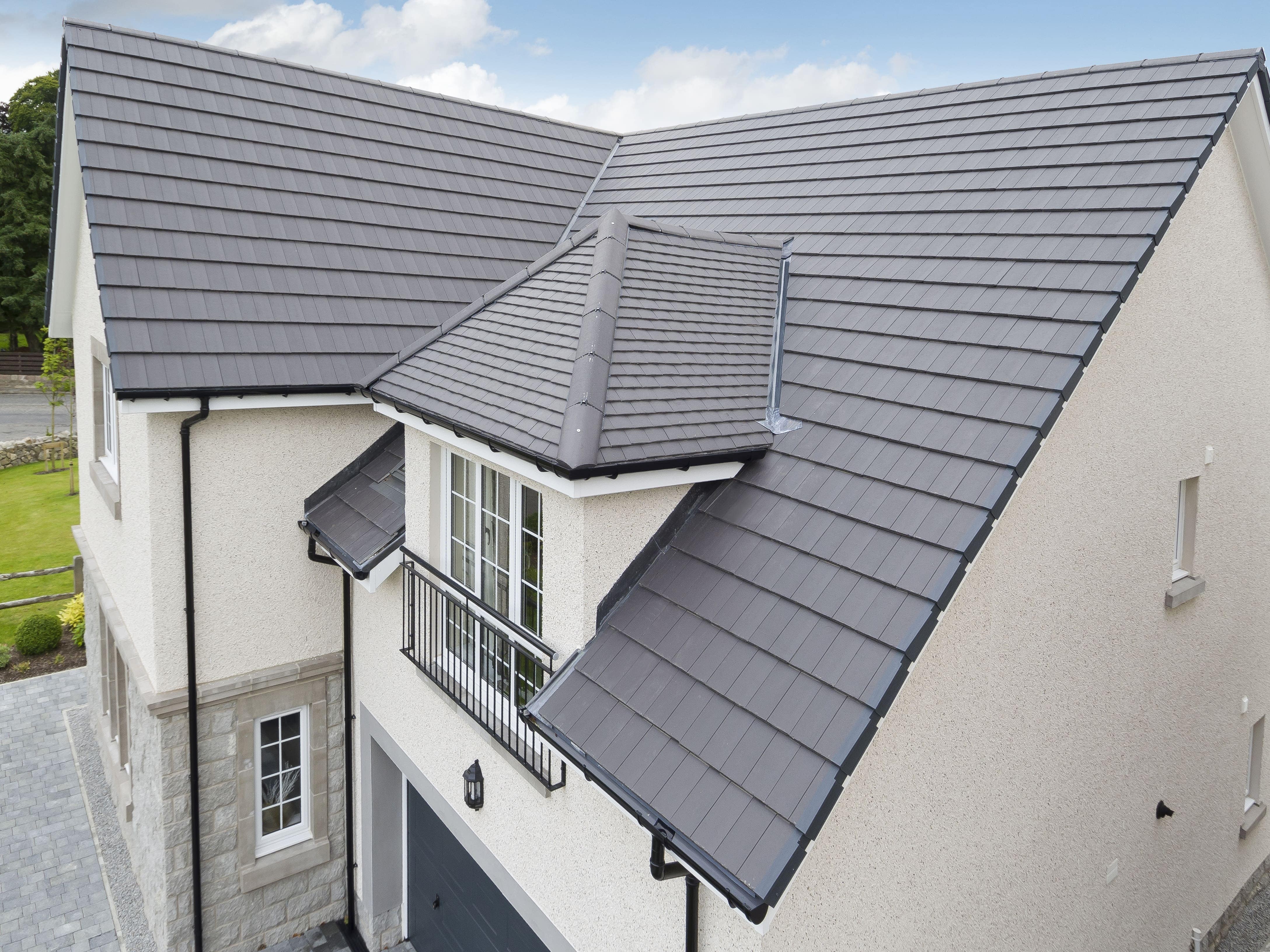 Interlocking tile roof